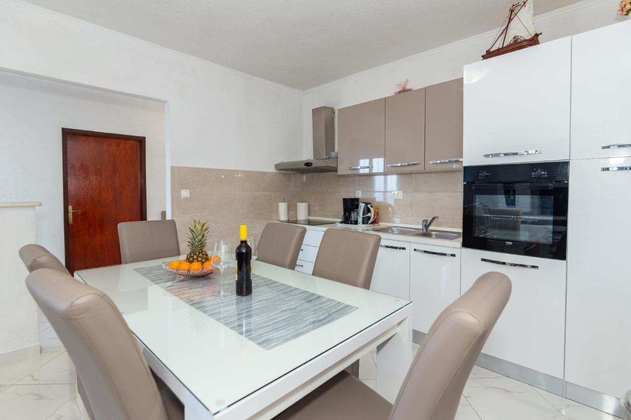Navis Sea View Apartment With Pool Makarska Zewnętrze zdjęcie