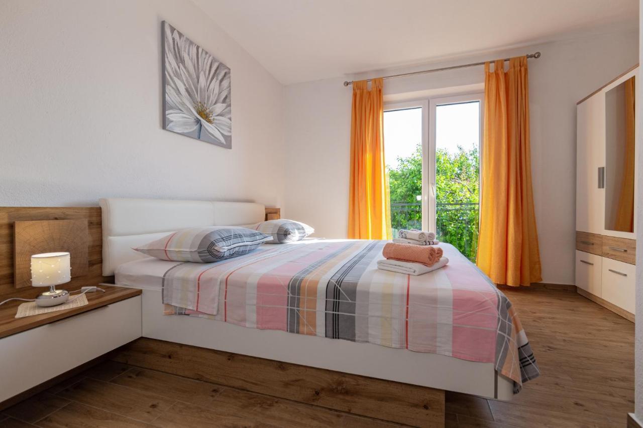 Navis Sea View Apartment With Pool Makarska Zewnętrze zdjęcie